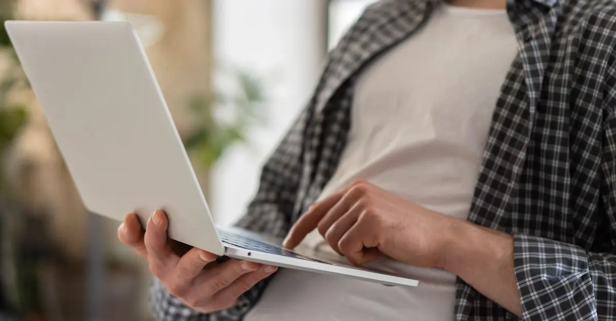 Cómo utilizar fuentes digitales para acceder a información actualizada